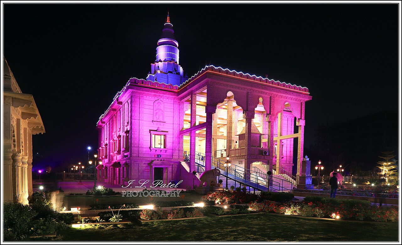 Custom photo prints delivered in Raipur
