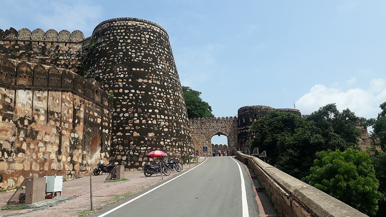 Custom photo prints delivered in Jhansi