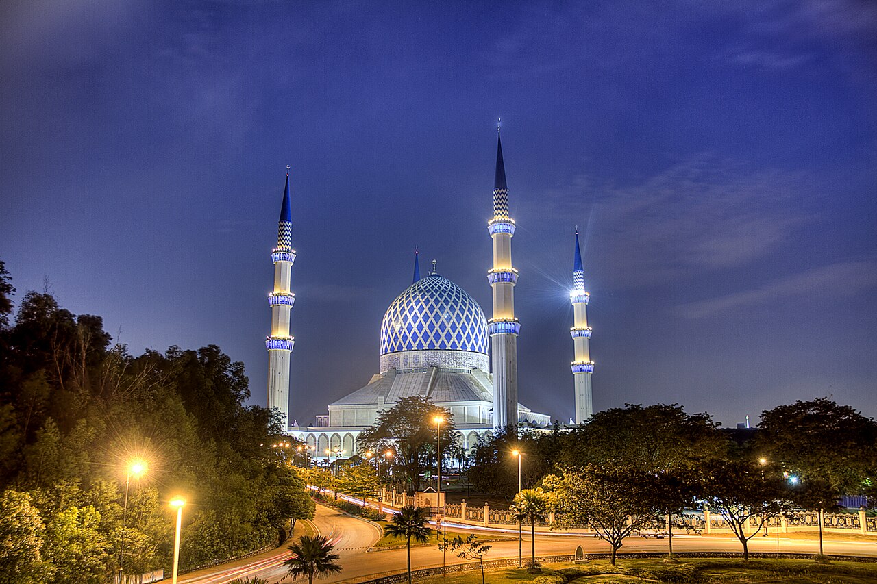 Custom photo prints delivered in Shah Alam